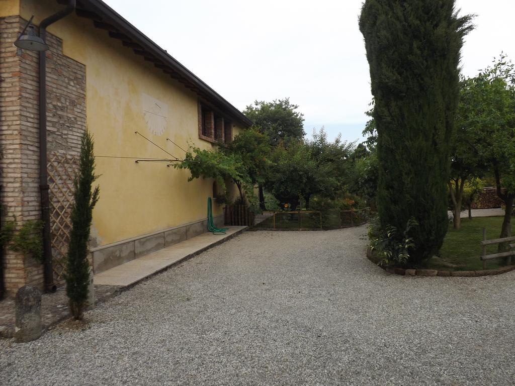 B&B Ai Tre Confini Monzambano Exterior foto